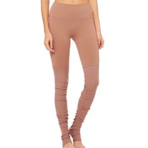 Alo Goddess Legging in Rosewater